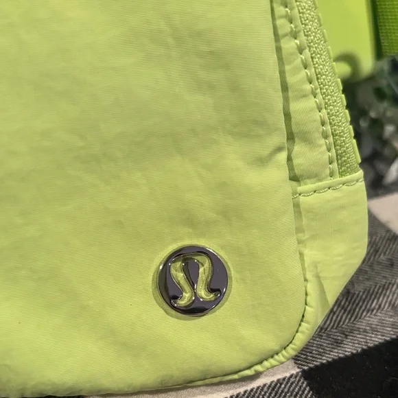 Lululemon Everywhere Belt Bag - Picture 3 of 5